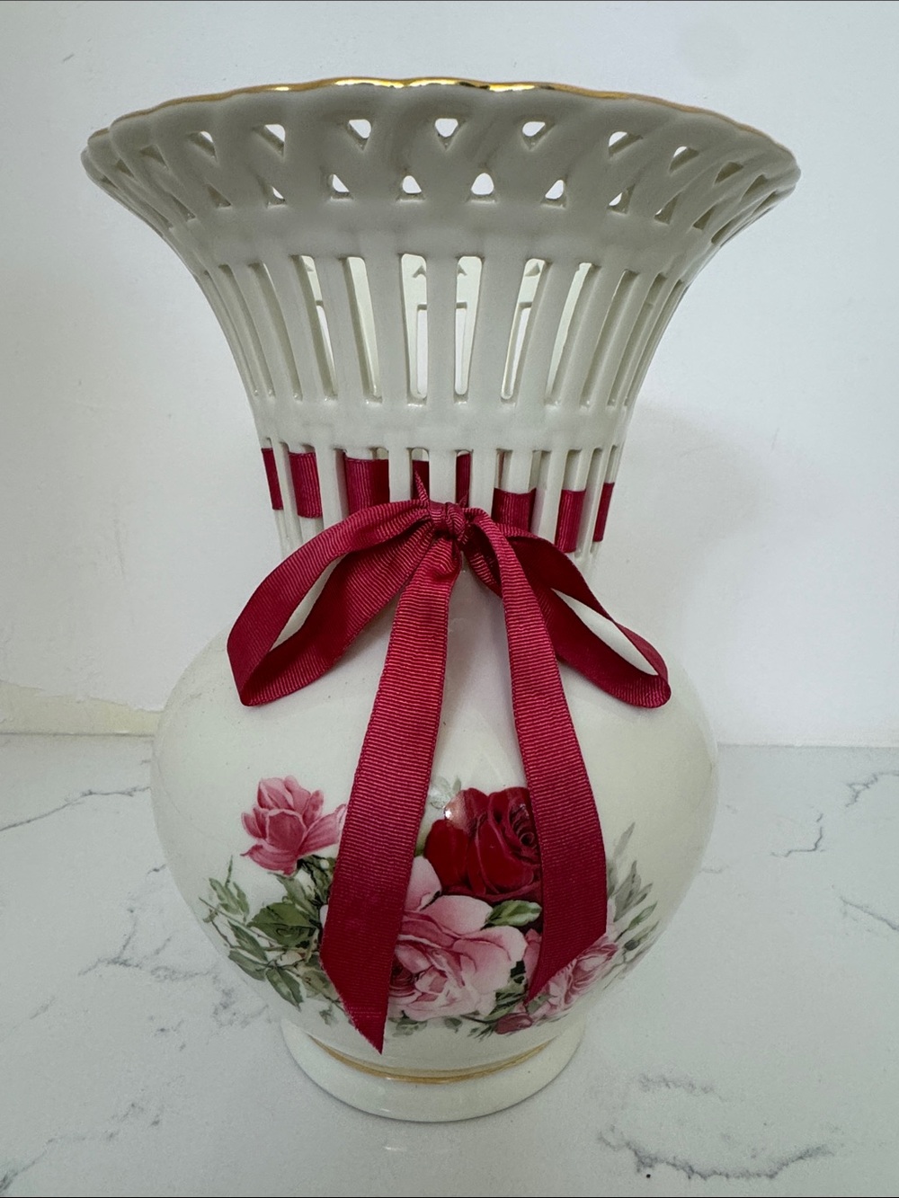 Vintage Formalities Baum Bros Porcelain Floral Ribbon Vase white/pink Rose 10”